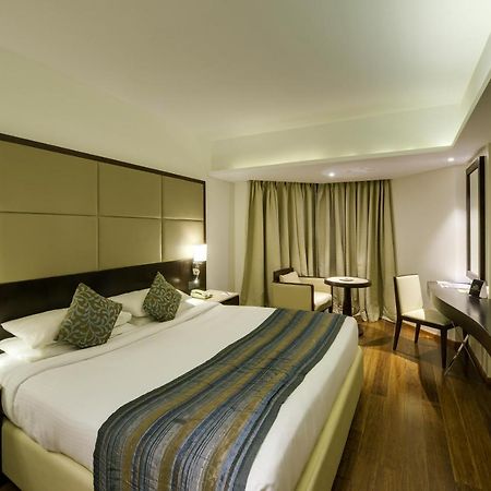 Ramee Guestline Hotel Juhu Mumbai Exteriör bild