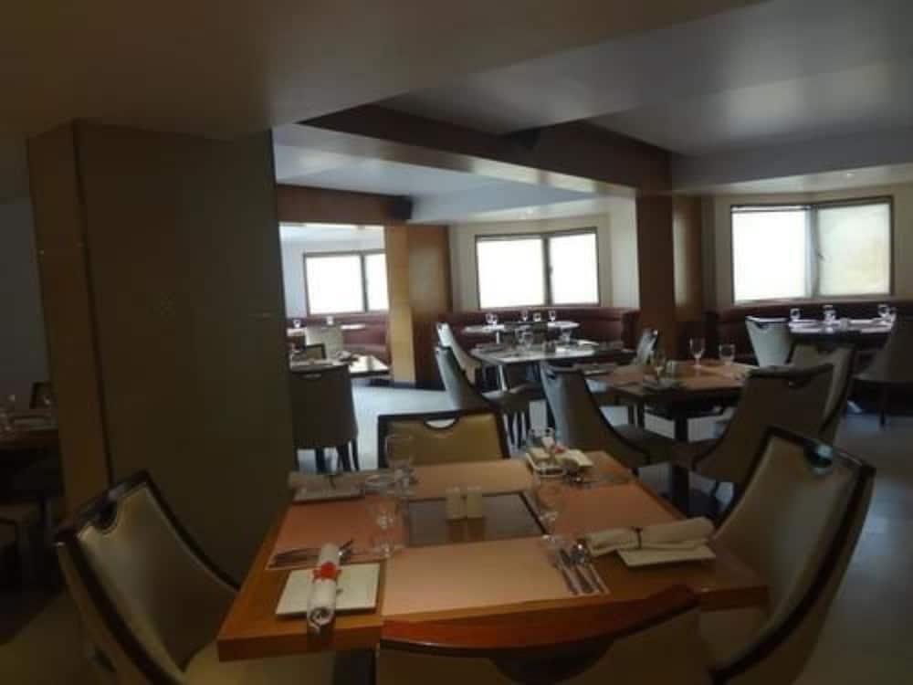 Ramee Guestline Hotel Juhu Mumbai Exteriör bild
