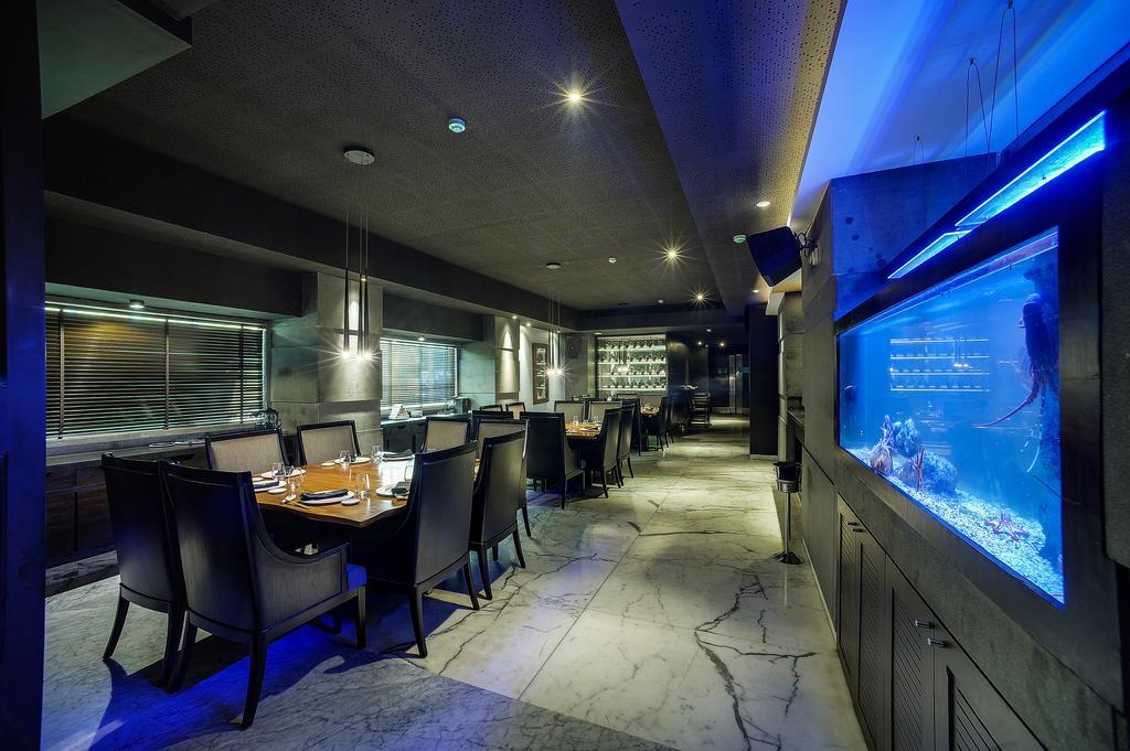 Ramee Guestline Hotel Juhu Mumbai Exteriör bild