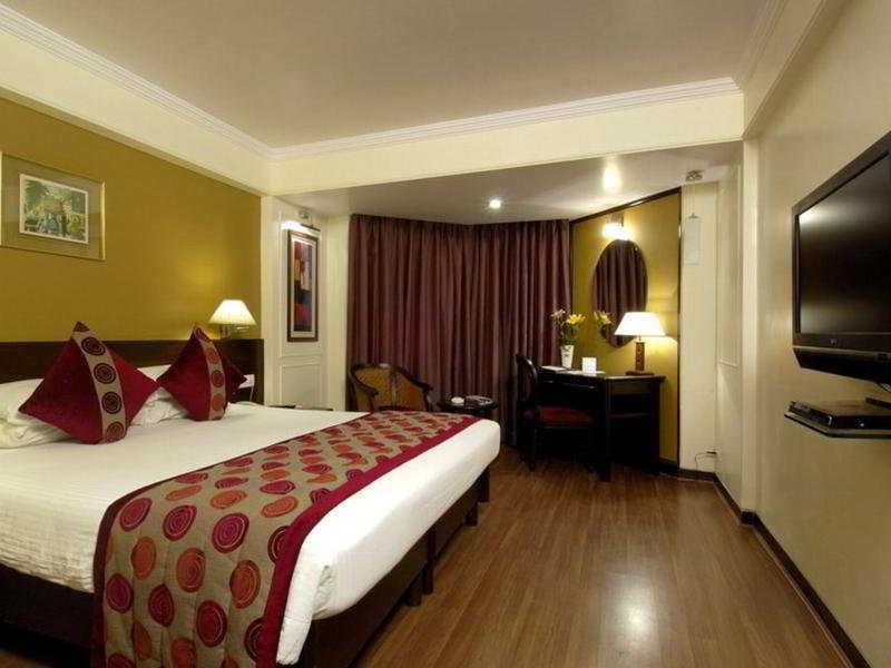 Ramee Guestline Hotel Juhu Mumbai Exteriör bild