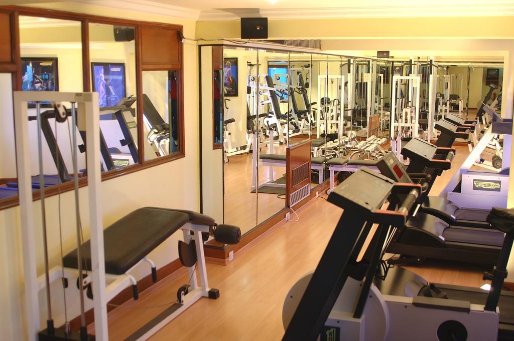 Ramee Guestline Hotel Juhu Mumbai Exteriör bild