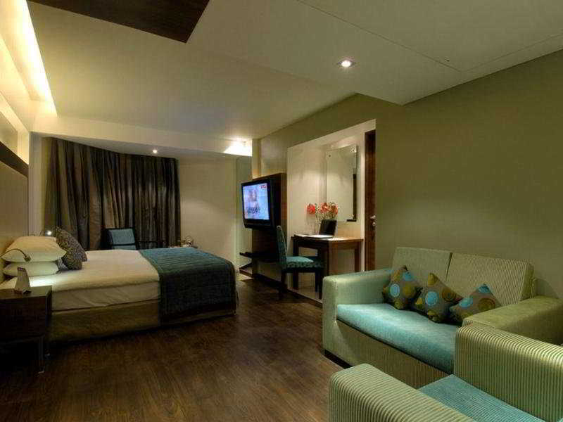 Ramee Guestline Hotel Juhu Mumbai Exteriör bild