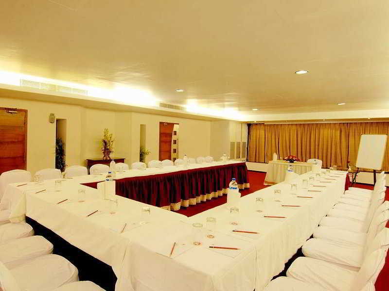 Ramee Guestline Hotel Juhu Mumbai Exteriör bild