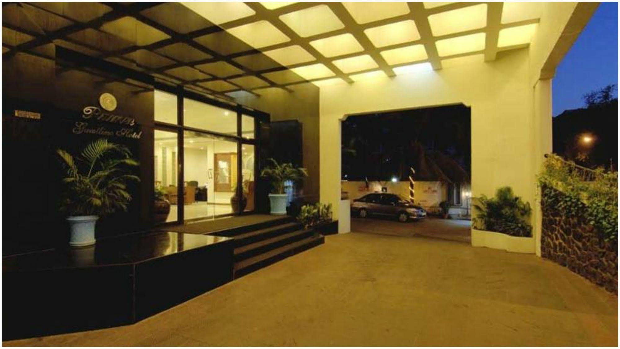 Ramee Guestline Hotel Juhu Mumbai Exteriör bild