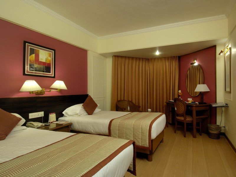 Ramee Guestline Hotel Juhu Mumbai Exteriör bild