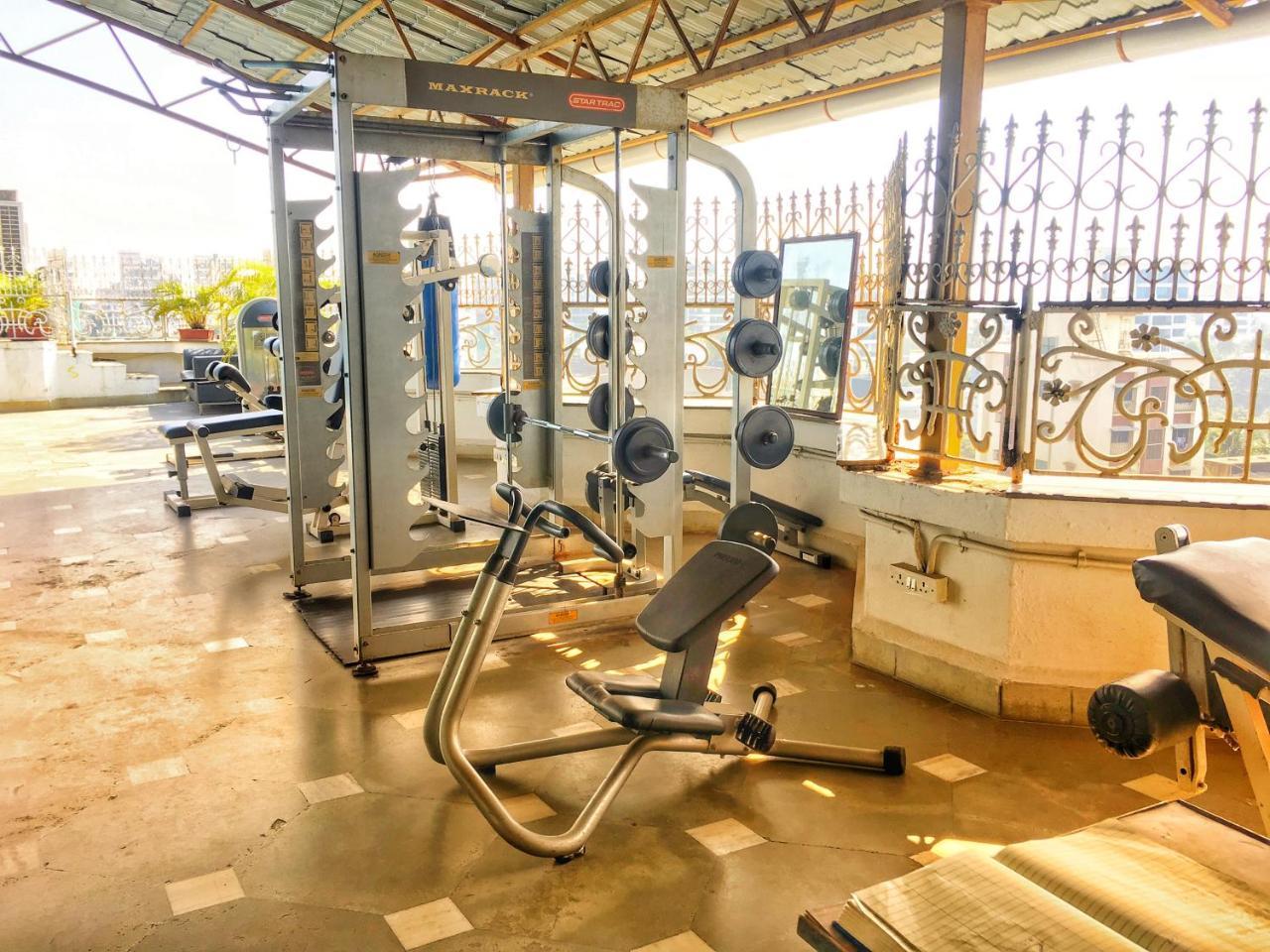 Ramee Guestline Hotel Juhu Mumbai Exteriör bild