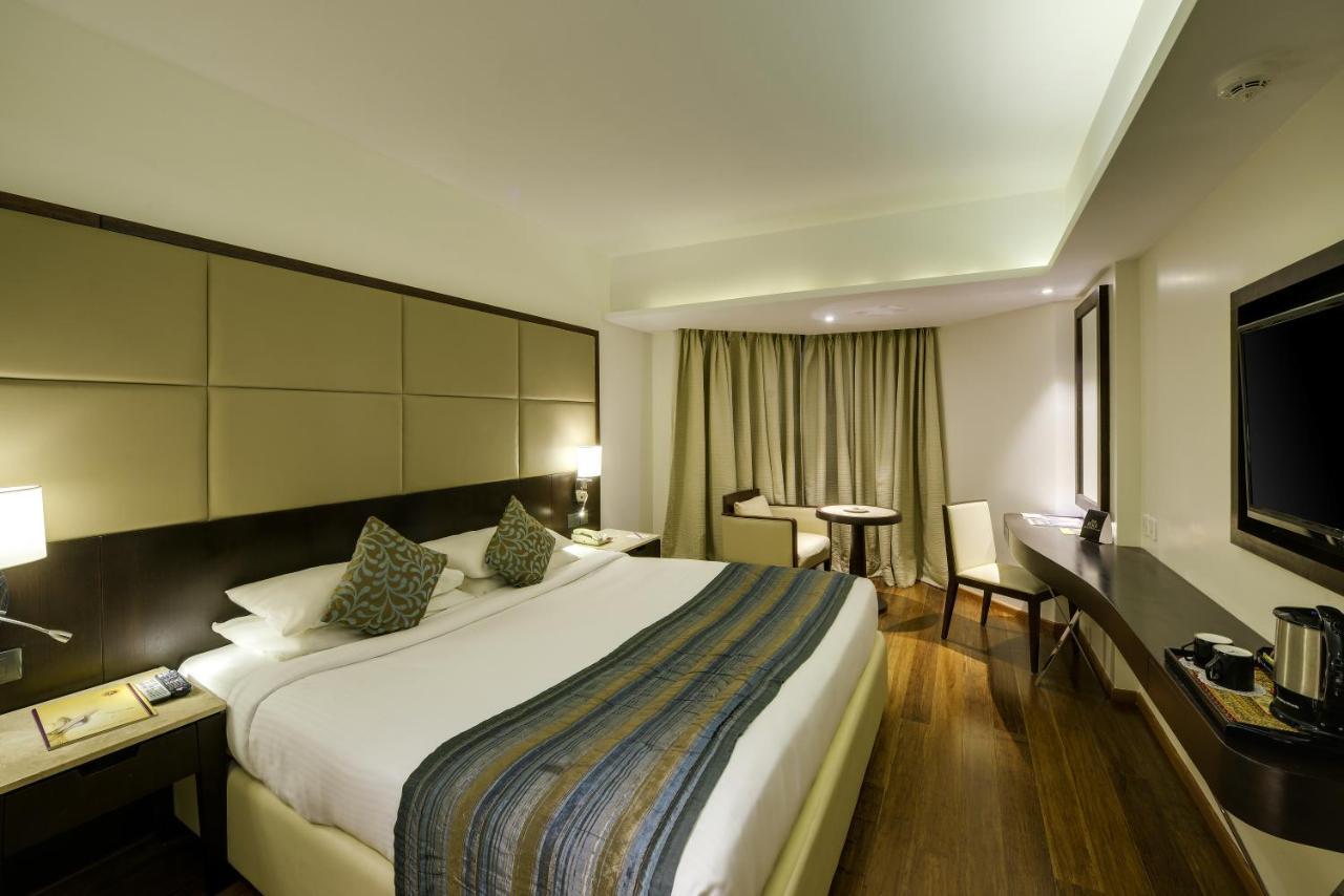 Ramee Guestline Hotel Juhu Mumbai Exteriör bild